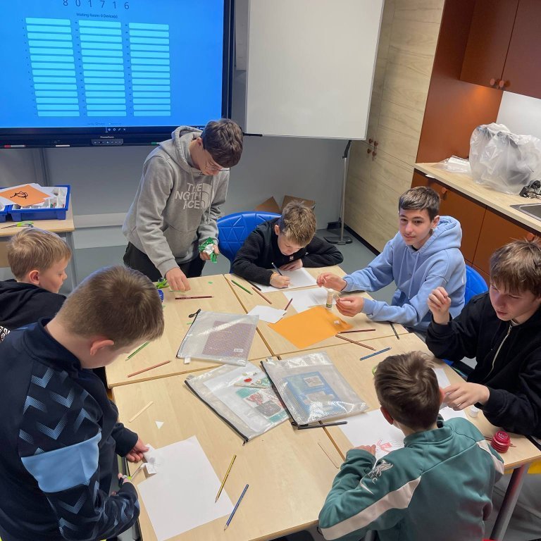 bab49af7-ff00-493c-b826-052857a6973e