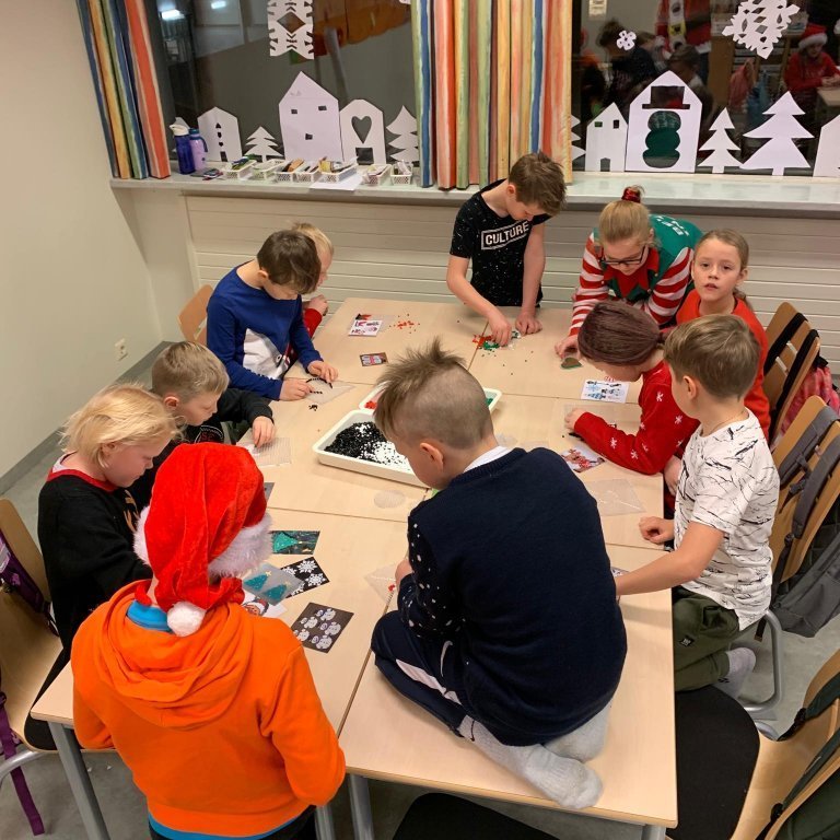 76784549_491704188220891_9147435249829937152_n