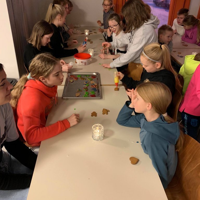 79224697_2318705655037538_6443921029701042176_n