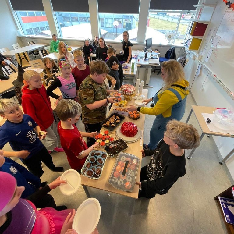 246650826_407945040735273_2556827823652628673_n