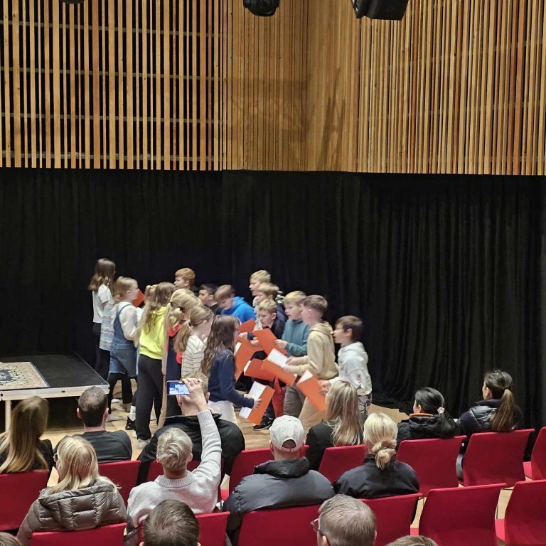 444761516_1308841900075631_1379067031001390873_n