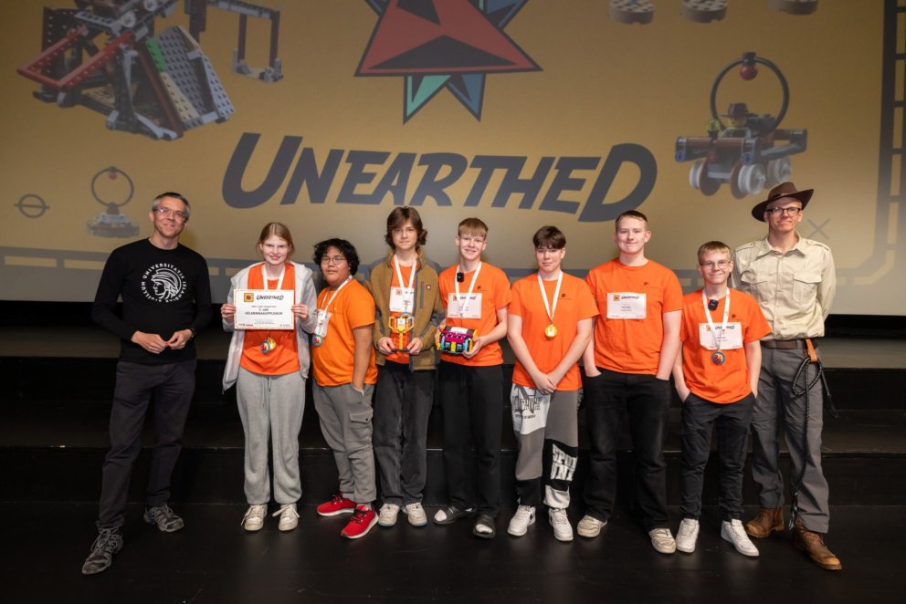 Lið Holtaskóla í 2. sæti í vélmennakappleik First Lego League