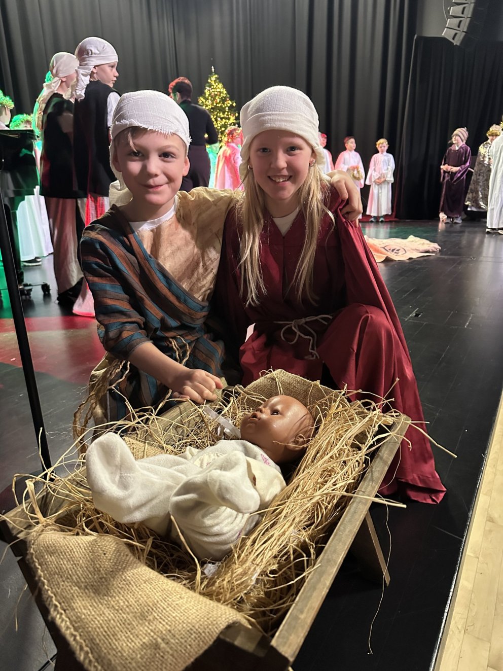 Helgileikur í sýningu 5. bekkjar