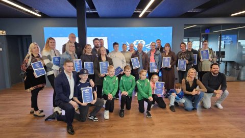 Eikin hlýtur styrk frá Blue